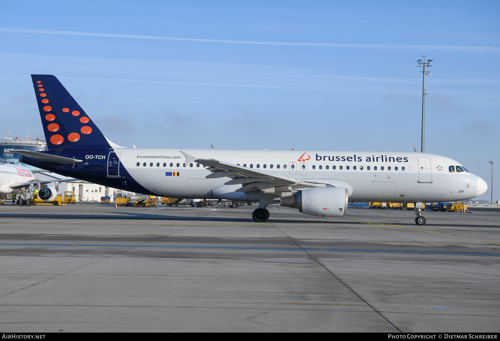 Aircraft Photo of OO-TCH | Airbus A320-214 | Brussels Airlines | AirHistory.net #626763