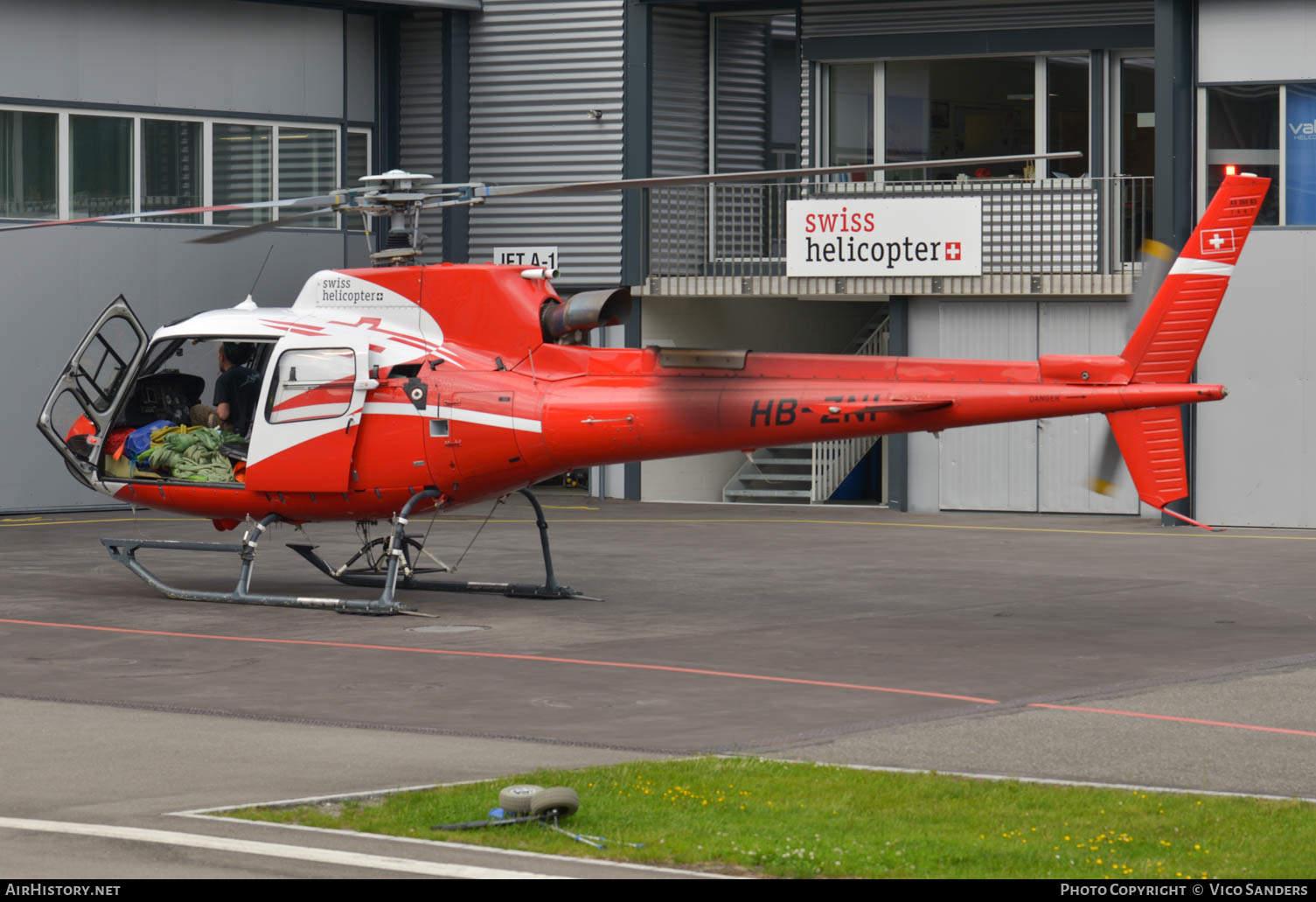 Aircraft Photo of HB-ZNI | Eurocopter AS-350B-3 Ecureuil | Swiss Helicopter | AirHistory.net #626834