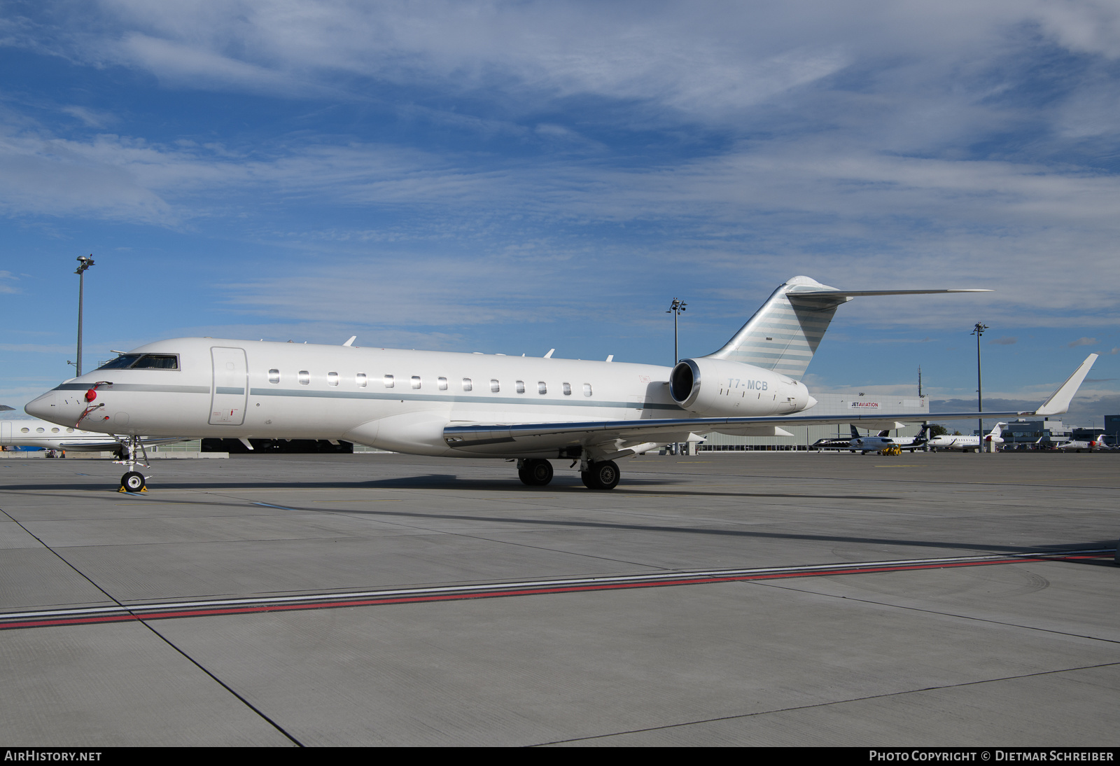 Aircraft Photo of T7-MCB | Bombardier Global Express XRS (BD-700-1A10) | AirHistory.net #626838