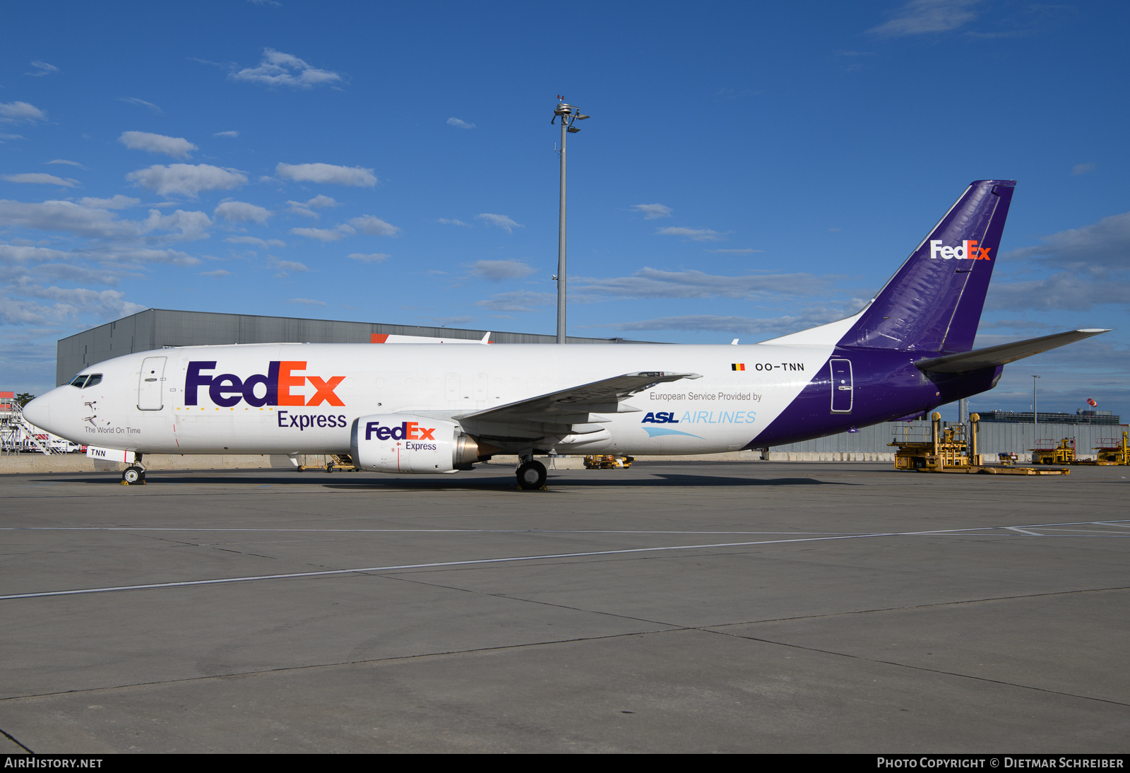 Aircraft Photo of OO-TNN | Boeing 737-45D(SF) | FedEx Express | AirHistory.net #626859