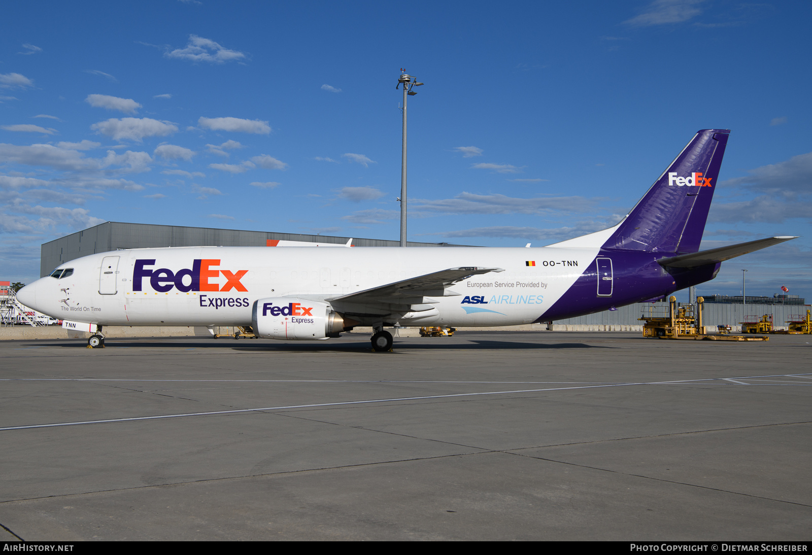 Aircraft Photo of OO-TNN | Boeing 737-45D(SF) | FedEx Express - Federal Express | AirHistory.net #626859