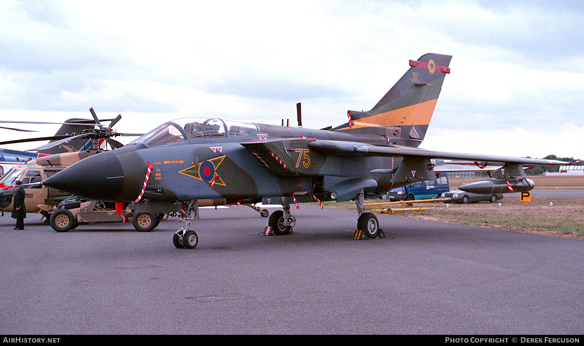 Aircraft Photo of ZA564 | Panavia Tornado GR1 | UK - Air Force | AirHistory.net #626986