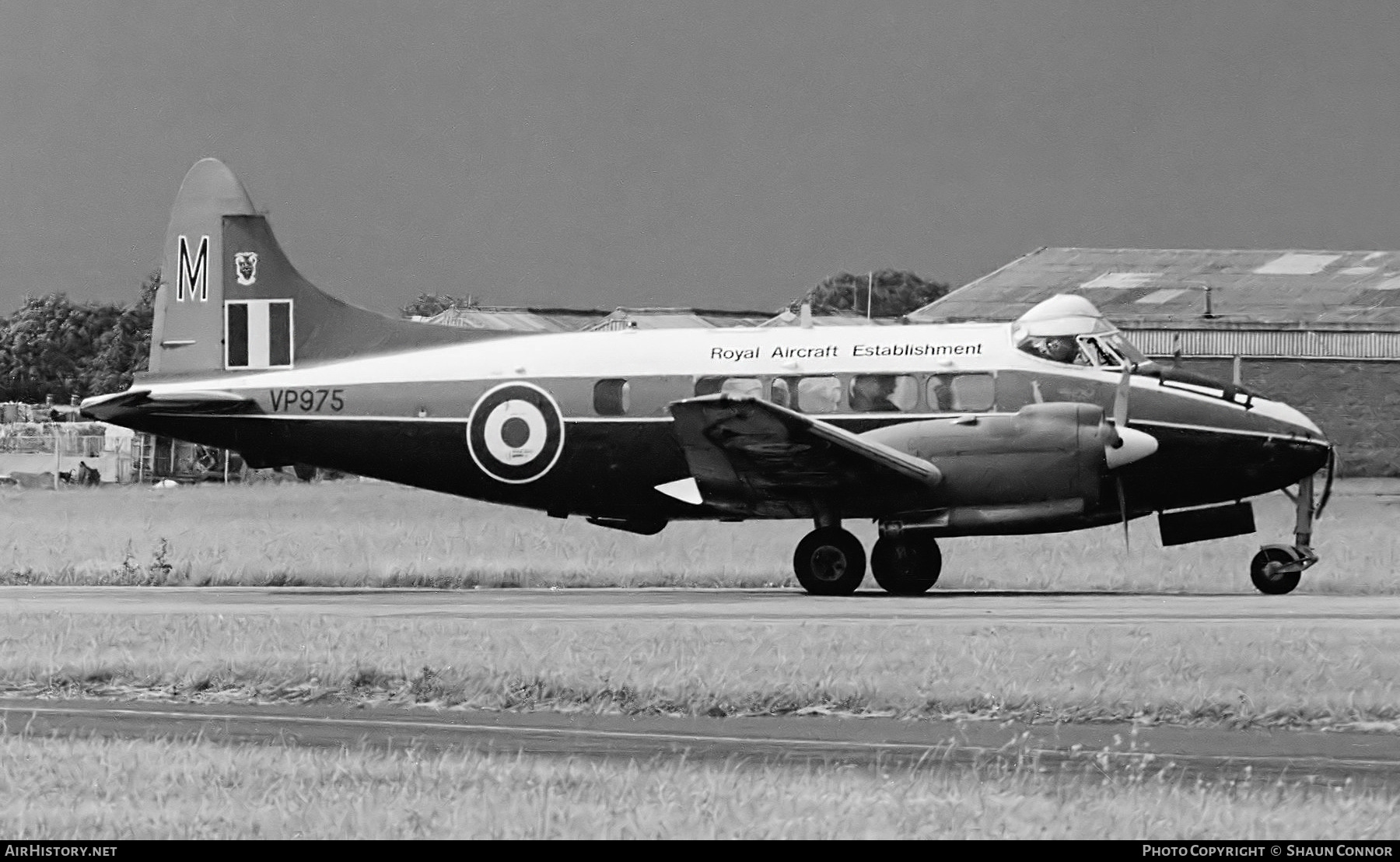 Aircraft Photo of VP975 | De Havilland D.H. 104 Devon C2 | UK - Air Force | AirHistory.net #627035