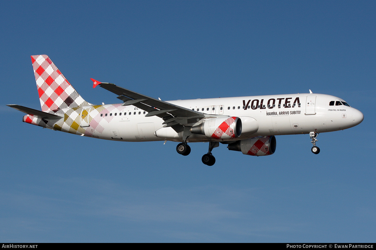 Aircraft Photo of EC-NQM | Airbus A320-214 | Volotea | AirHistory.net #627084