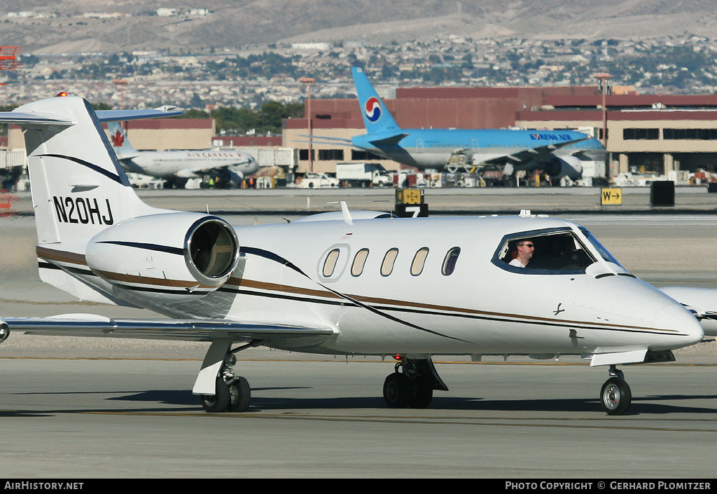 Aircraft Photo of N20HJ | Gates Learjet 35A | AirHistory.net #627304