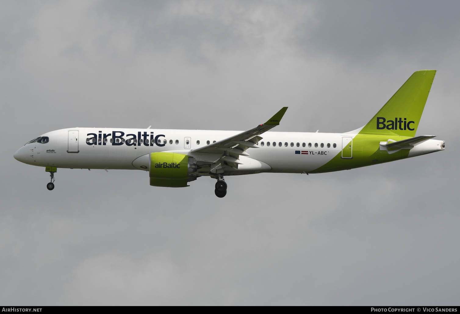 Aircraft Photo of YL-ABC | Airbus A220-371 (BD-500-1A11) | AirBaltic | AirHistory.net #627377