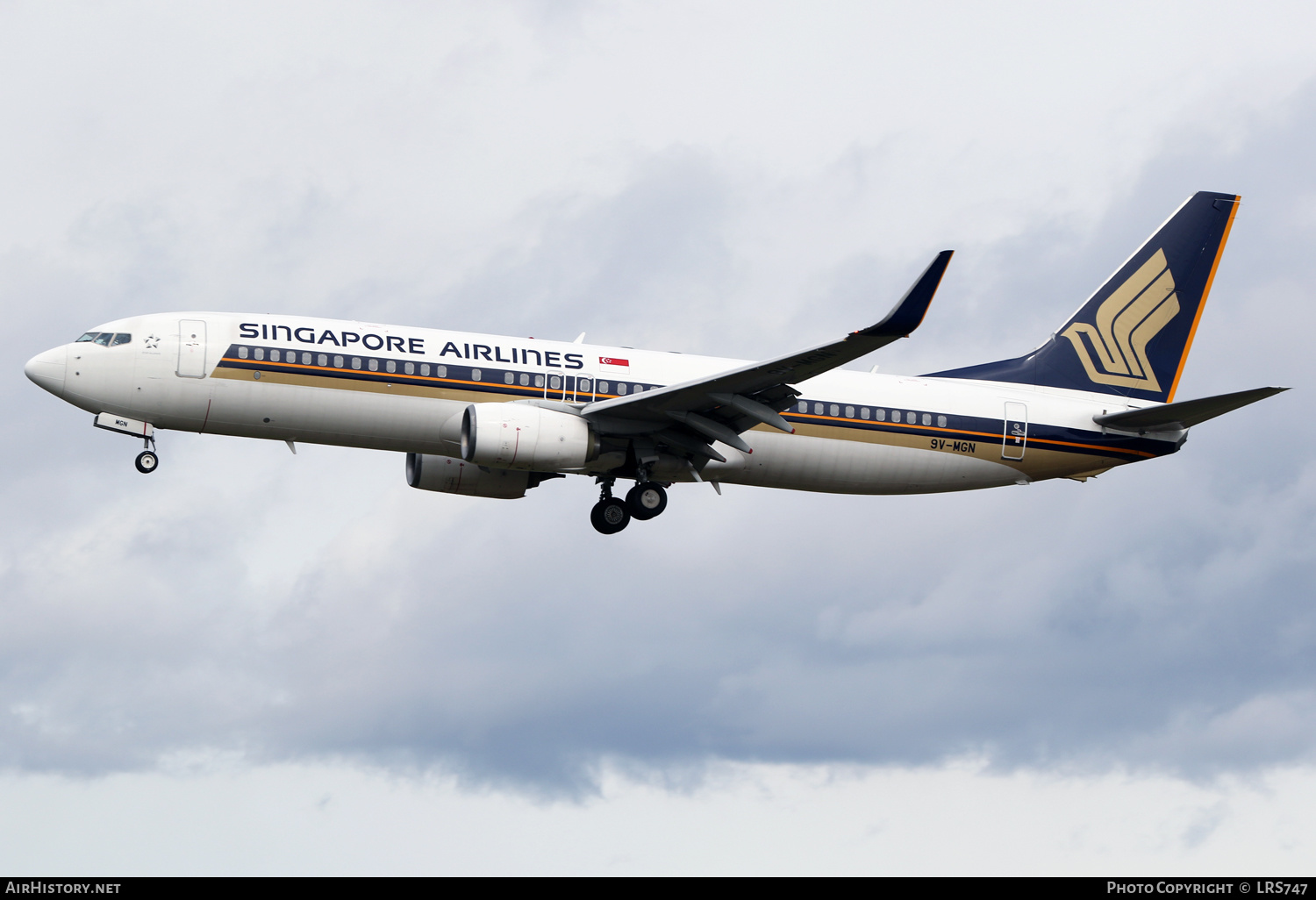 Aircraft Photo of 9V-MGN | Boeing 737-8SA | Singapore Airlines | AirHistory.net #627426