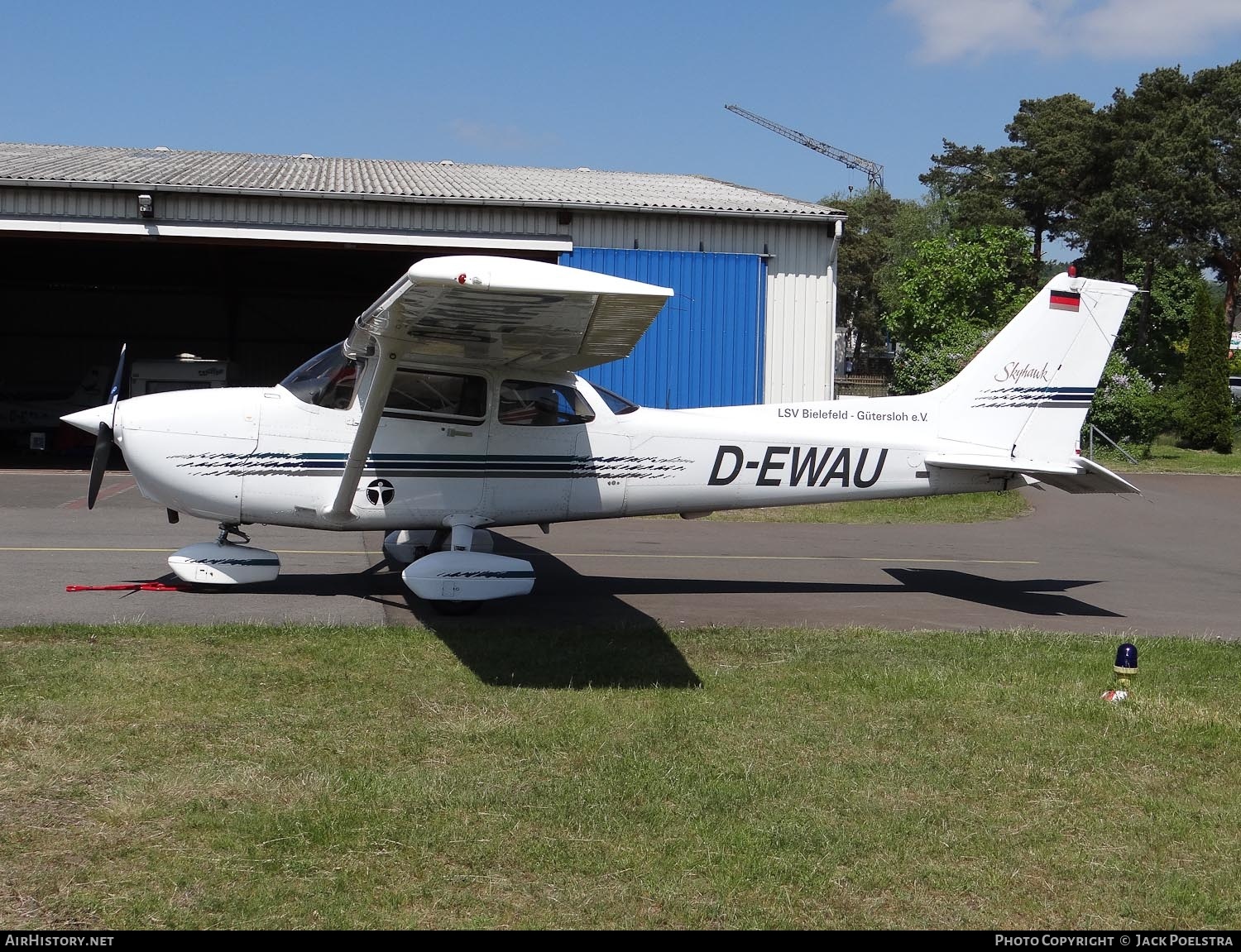 Aircraft Photo of D-EWAU | Cessna 172R Skyhawk | LSV Bielefeld - Gütersloh | AirHistory.net #627504