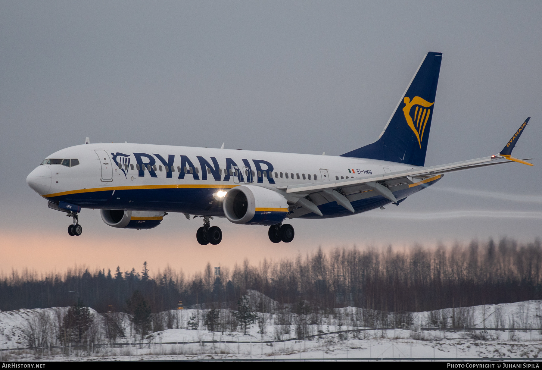 Aircraft Photo of EI-HMW | Boeing 737-8200 Max 200 | Ryanair | AirHistory.net #627535