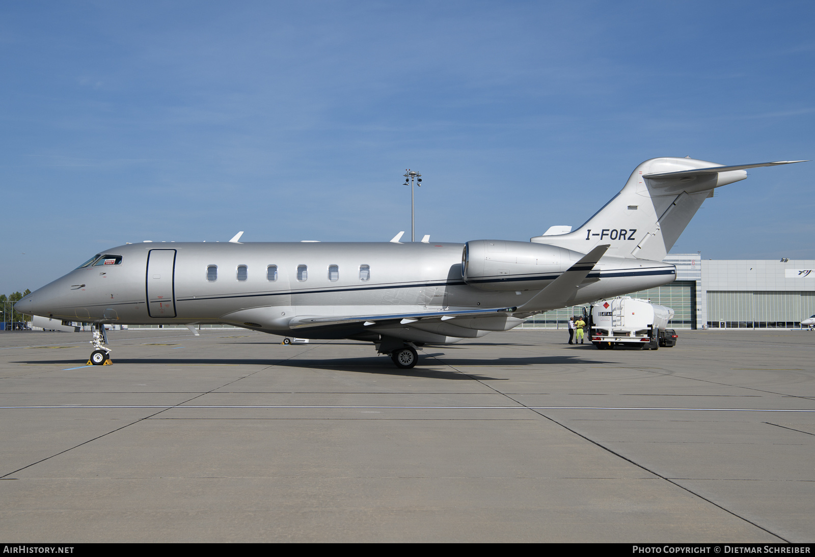 Aircraft Photo of I-FORZ | Bombardier Challenger 350 (BD-100-1A10) | AirHistory.net #627633