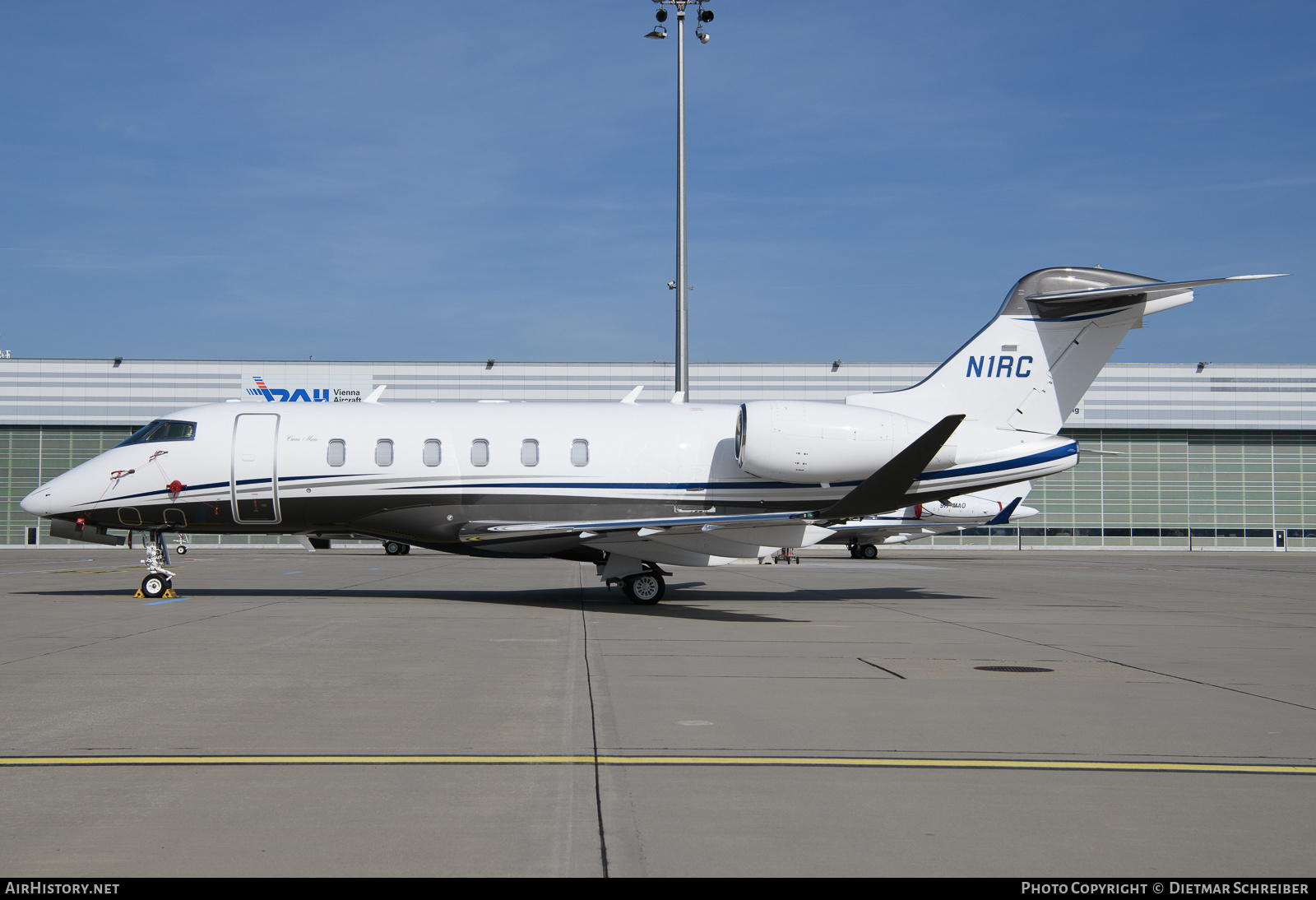 Aircraft Photo of N1RC | Bombardier Challenger 350 (BD-100-1A10) | AirHistory.net #627643