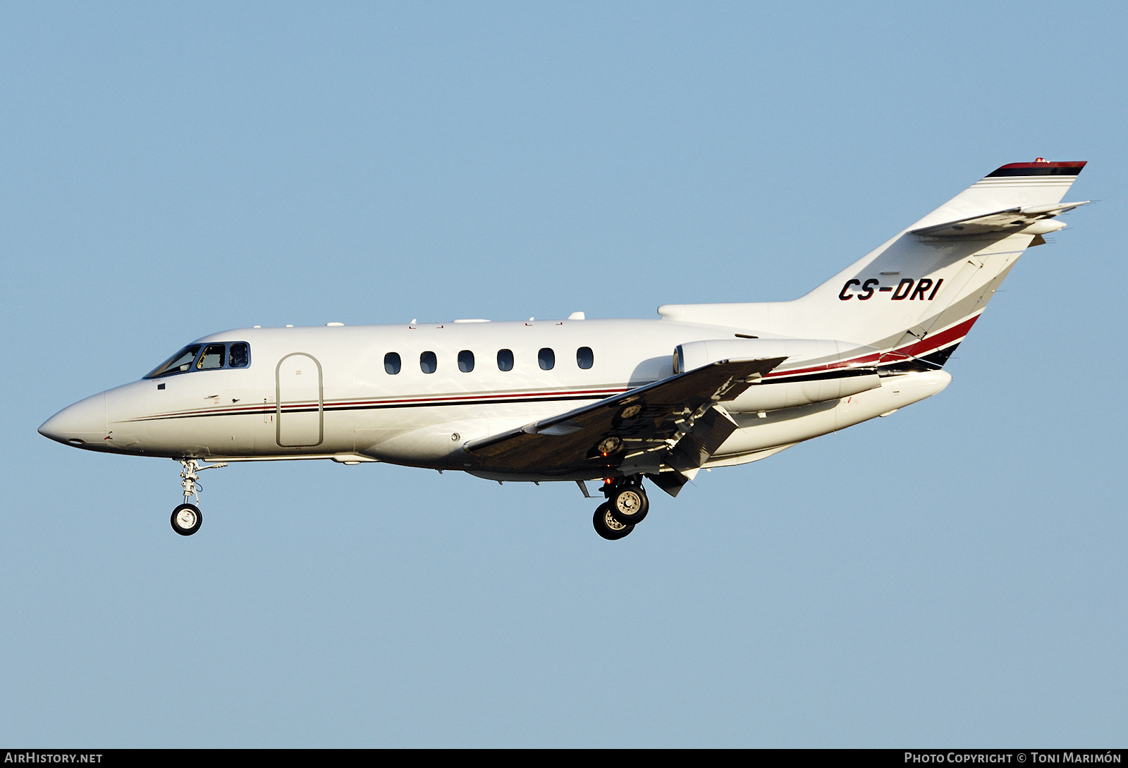 Aircraft Photo of CS-DRI | Raytheon Hawker 800XPi | AirHistory.net #627700