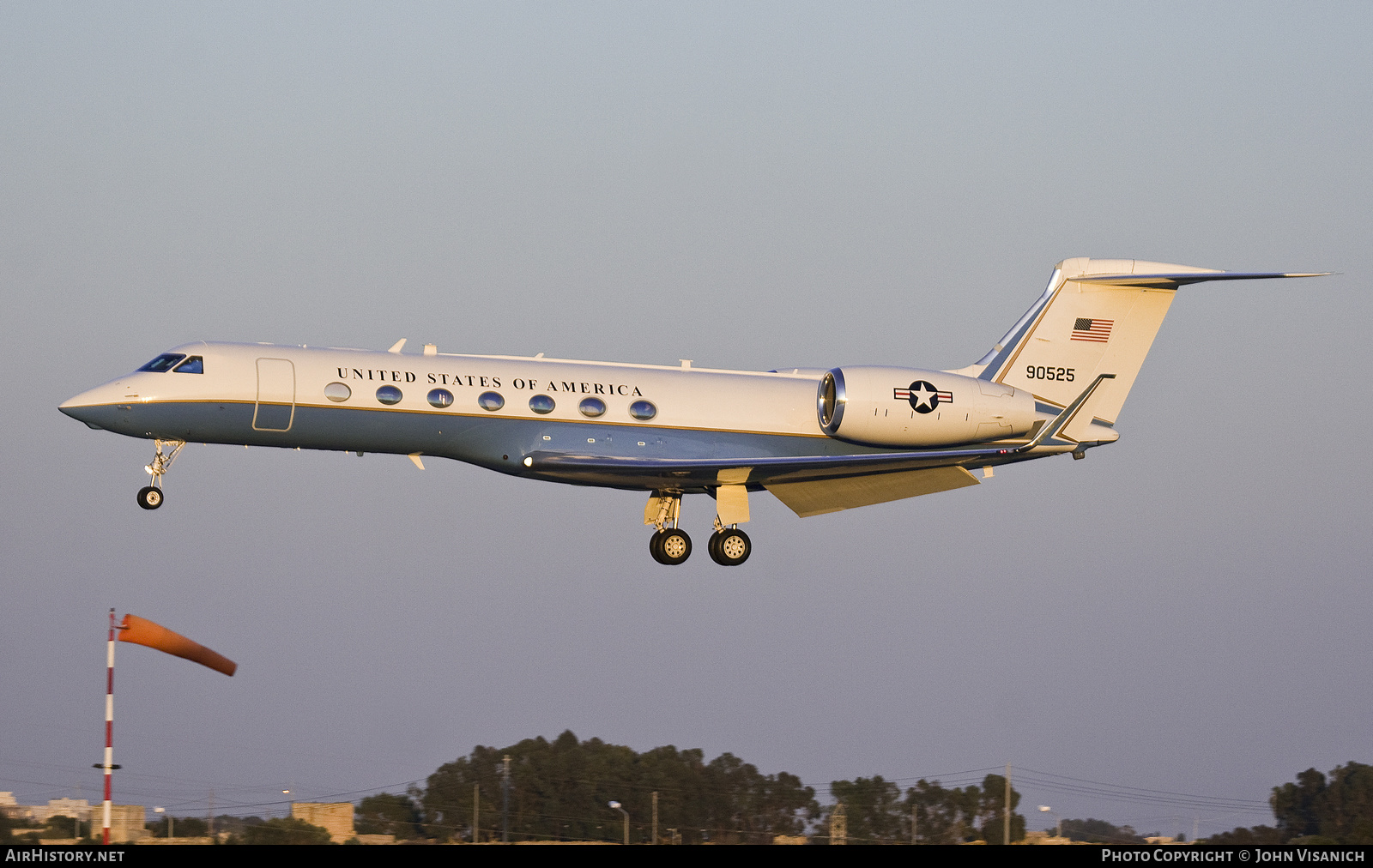 Aircraft Photo of 09-0525 / 90525 | Gulfstream Aerospace C-37B Gulfstream G550 (G-V-SP) | USA - Air Force | AirHistory.net #627724