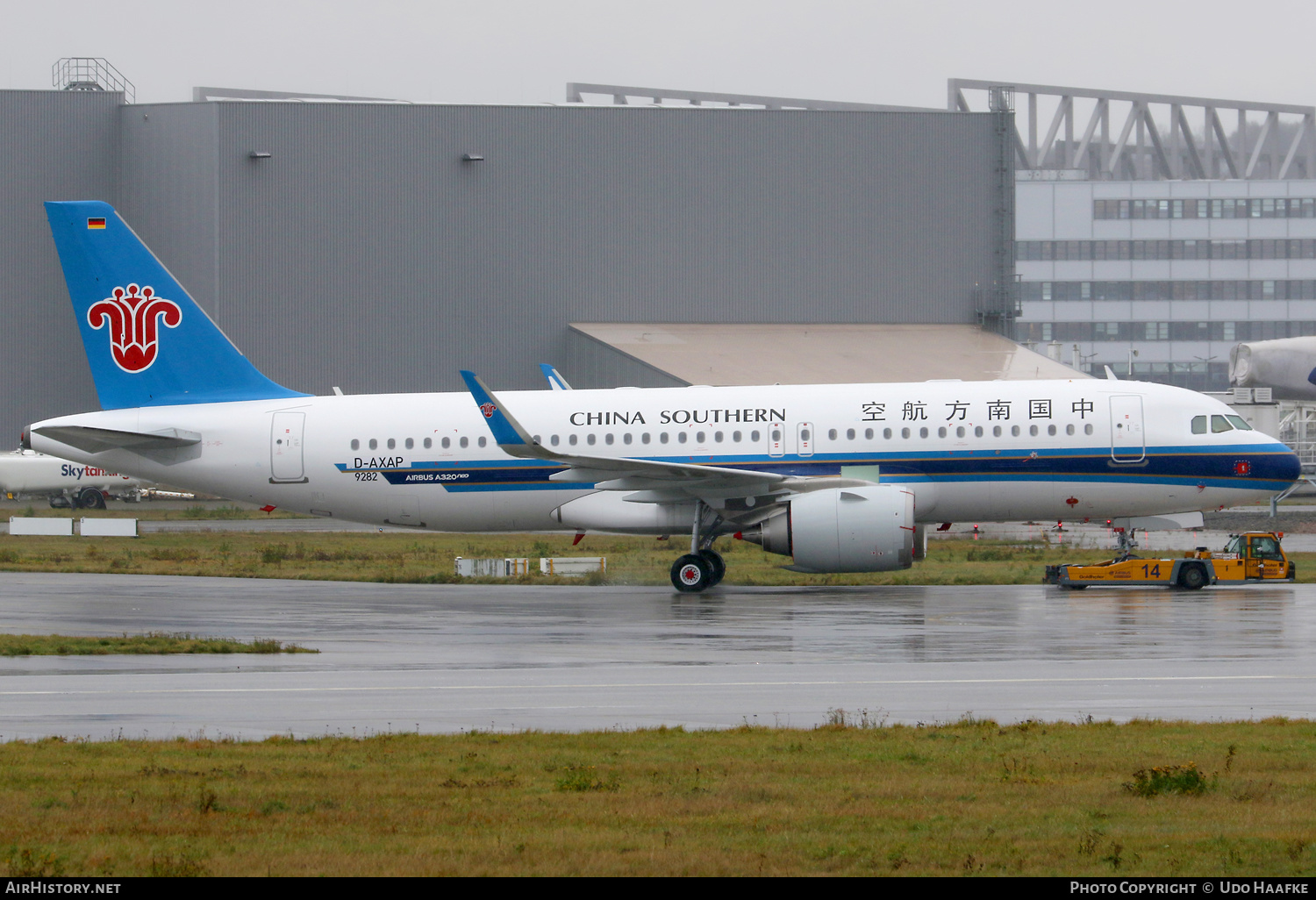 Aircraft Photo of D-AXAP / B-30CC | Airbus A320-251N | China Southern Airlines | AirHistory.net #627796