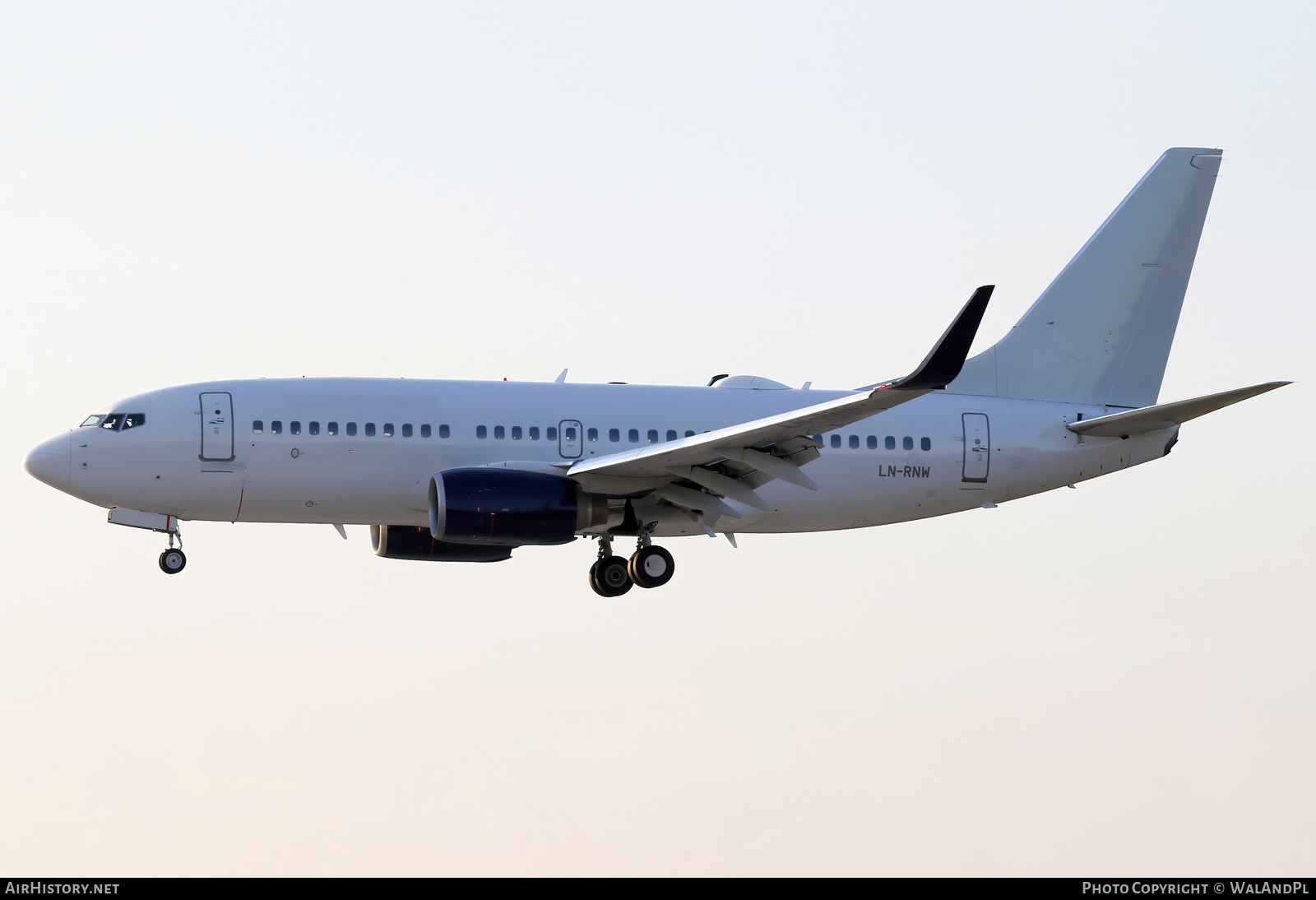 Aircraft Photo of LN-RNW | Boeing 737-783 | AirHistory.net #627801