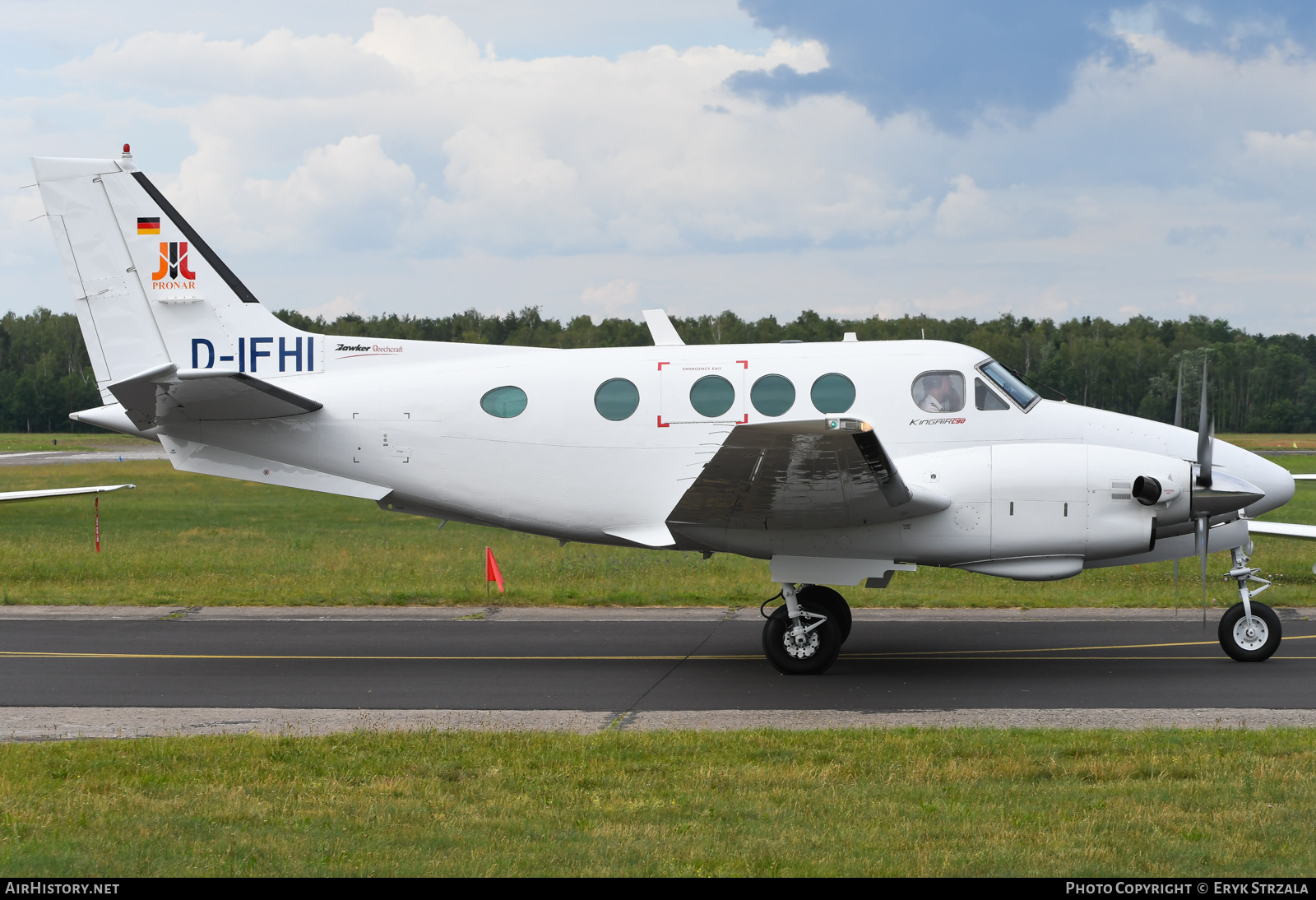 Aircraft Photo of D-IFHI | Beech C90 King Air | Pronar | AirHistory.net #627825