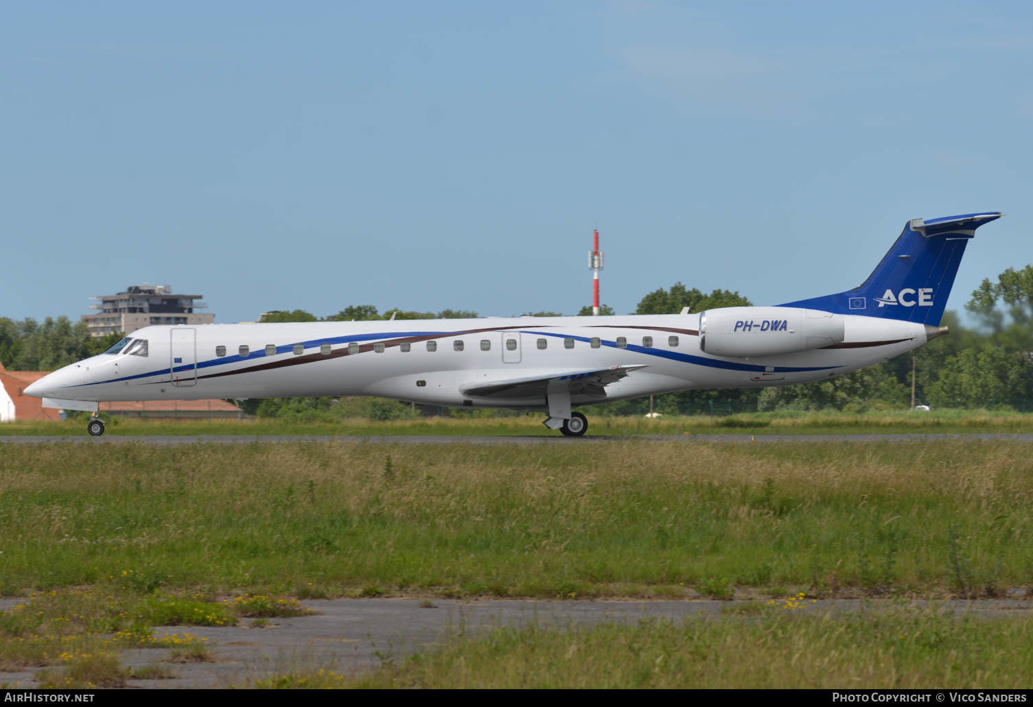Aircraft Photo of PH-DWA | Embraer ERJ-145LR (EMB-145LR) | ACE - Air Charters Europe | AirHistory.net #627995