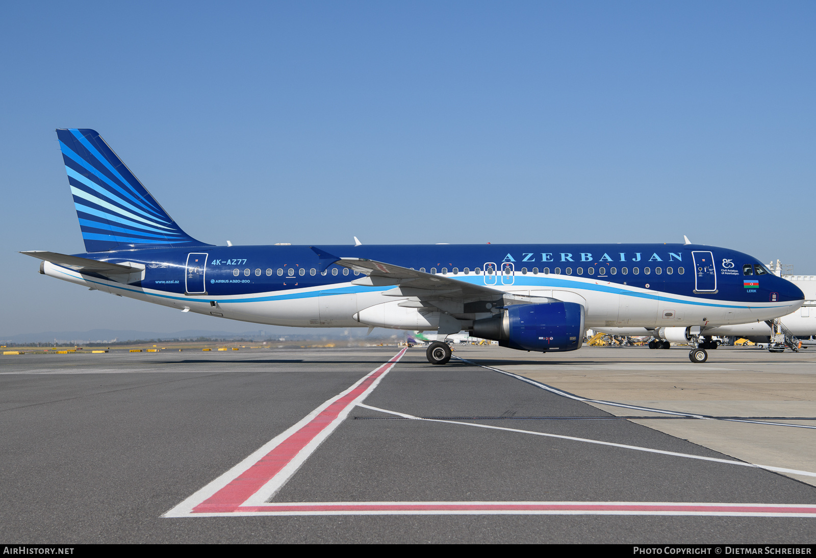 Aircraft Photo of 4K-AZ77 | Airbus A320-214 | Azerbaijan Airlines - AZAL - AHY | AirHistory.net #628046