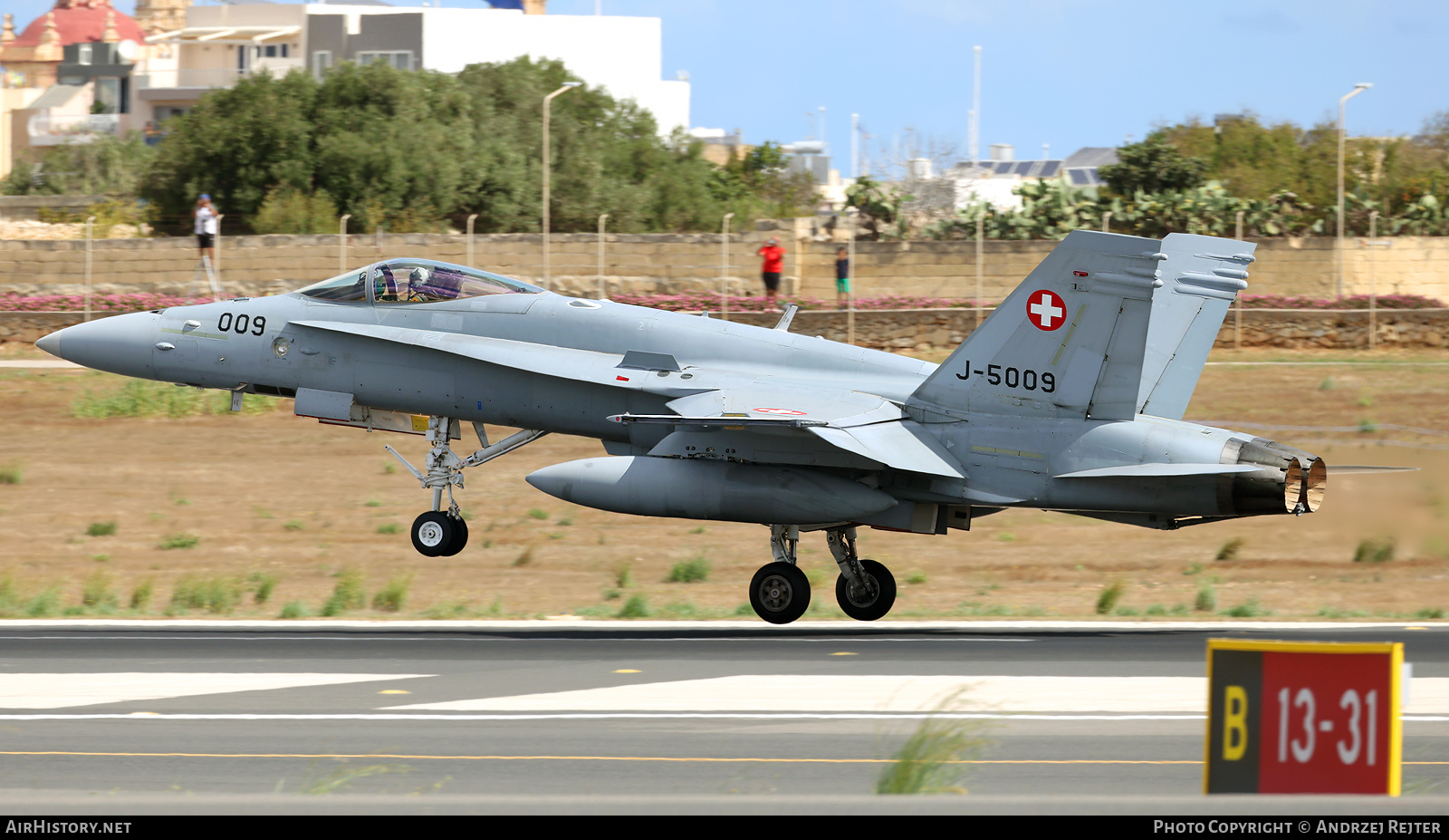 Aircraft Photo of J-5009 | McDonnell Douglas F/A-18C Hornet | Switzerland - Air Force | AirHistory.net #628062