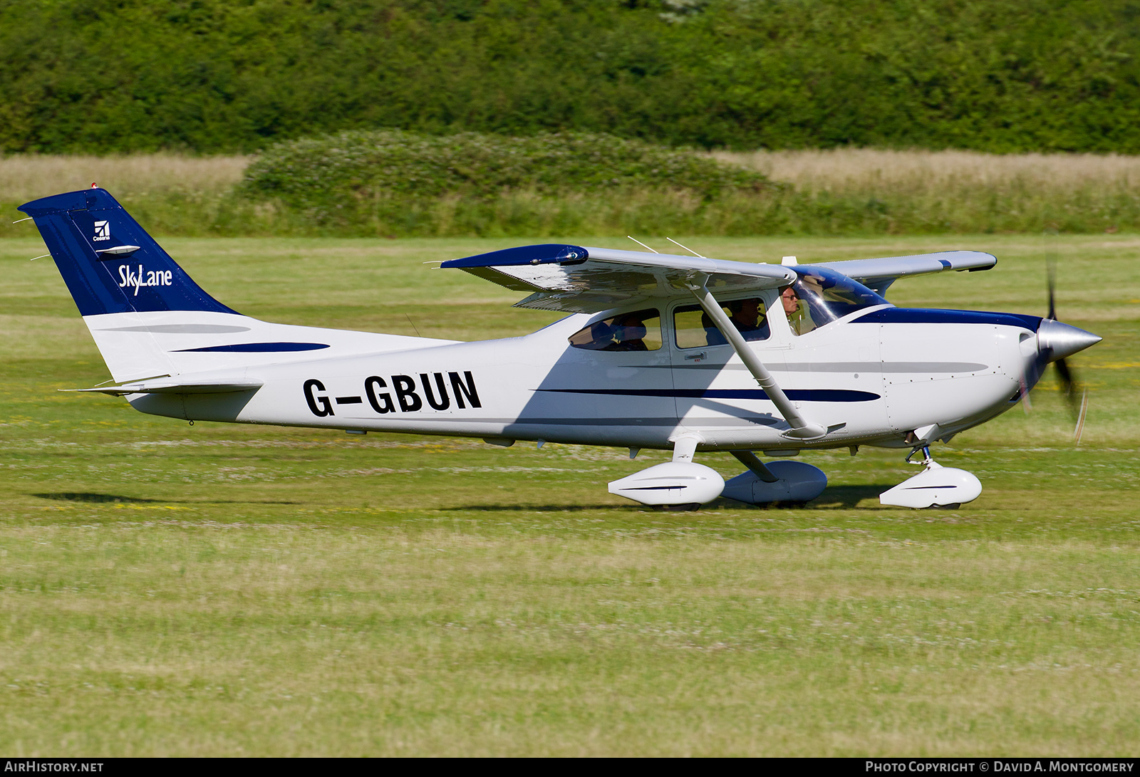 Aircraft Photo of G-GBUN | Cessna 182T Skylane | AirHistory.net #628085
