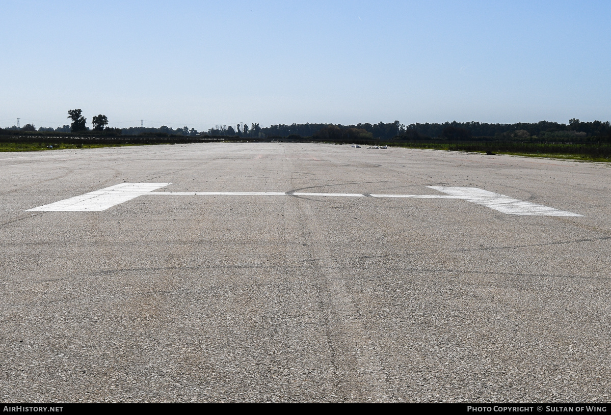 Airport photo of Seville - Tablada (LETA) (closed) in Spain | AirHistory.net #628107