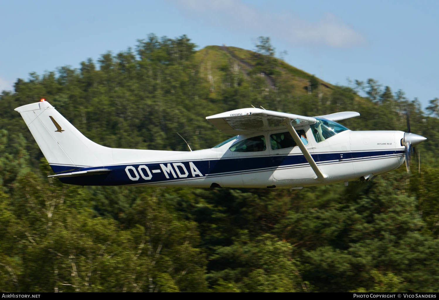 Aircraft Photo of OO-MDA | Cessna R182 Skylane RG | AirHistory.net #628324