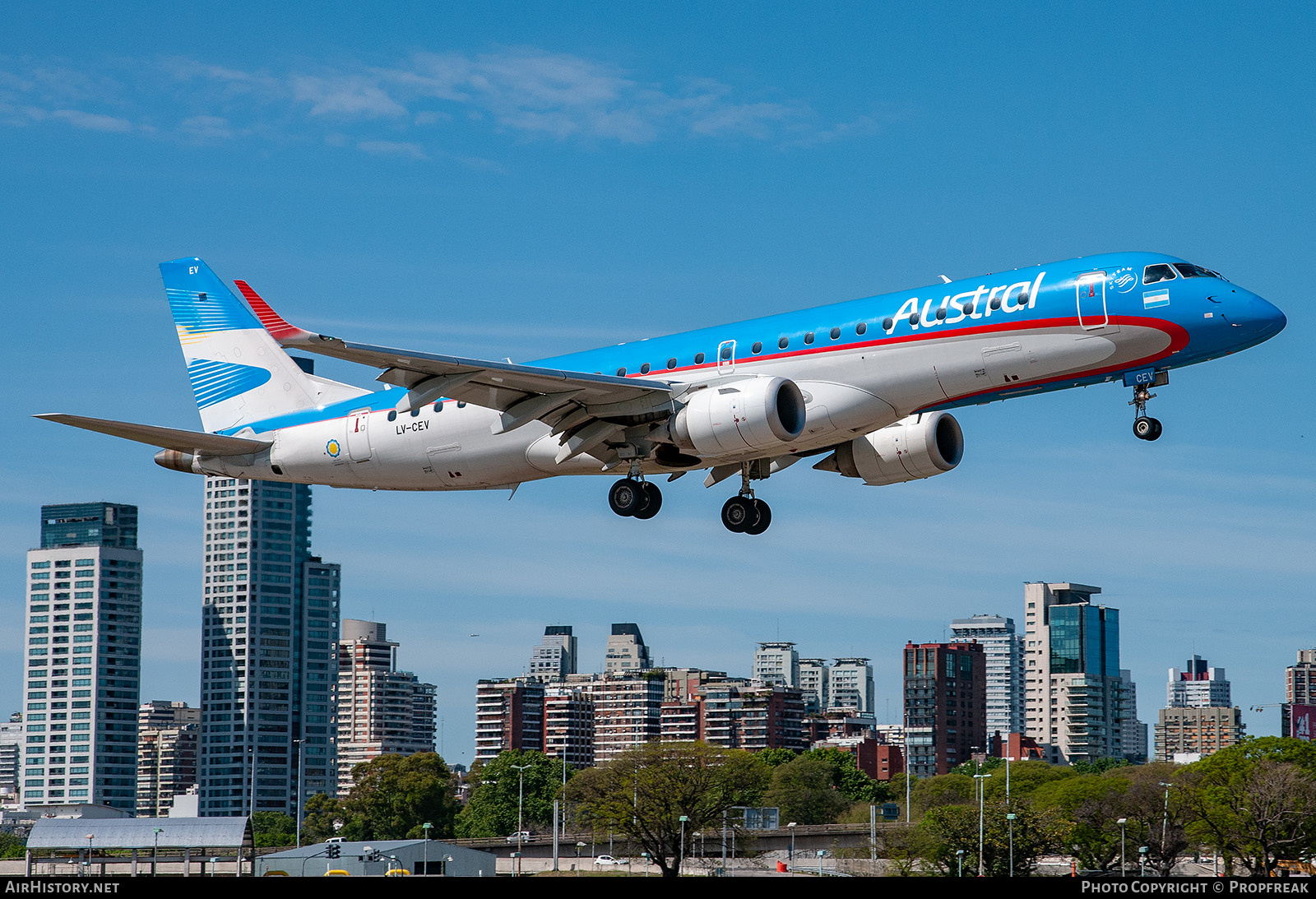 Aircraft Photo of LV-CEV | Embraer 190AR (ERJ-190-100IGW) | Austral Líneas Aéreas | AirHistory.net #628327