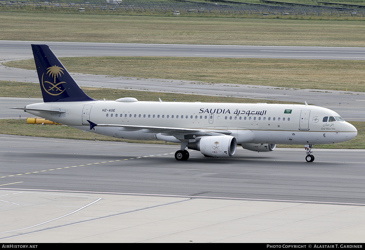 Aircraft Photo of HZ-ASE | Airbus A320-214 | Saudia - Saudi Arabian Airlines | AirHistory.net #628332