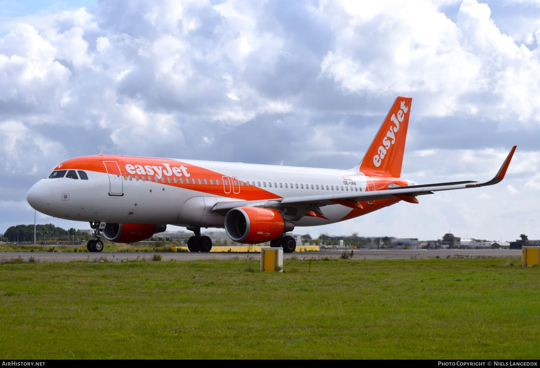 Aircraft Photo of OE-IVN | Airbus A320-214 | EasyJet | AirHistory.net #628365