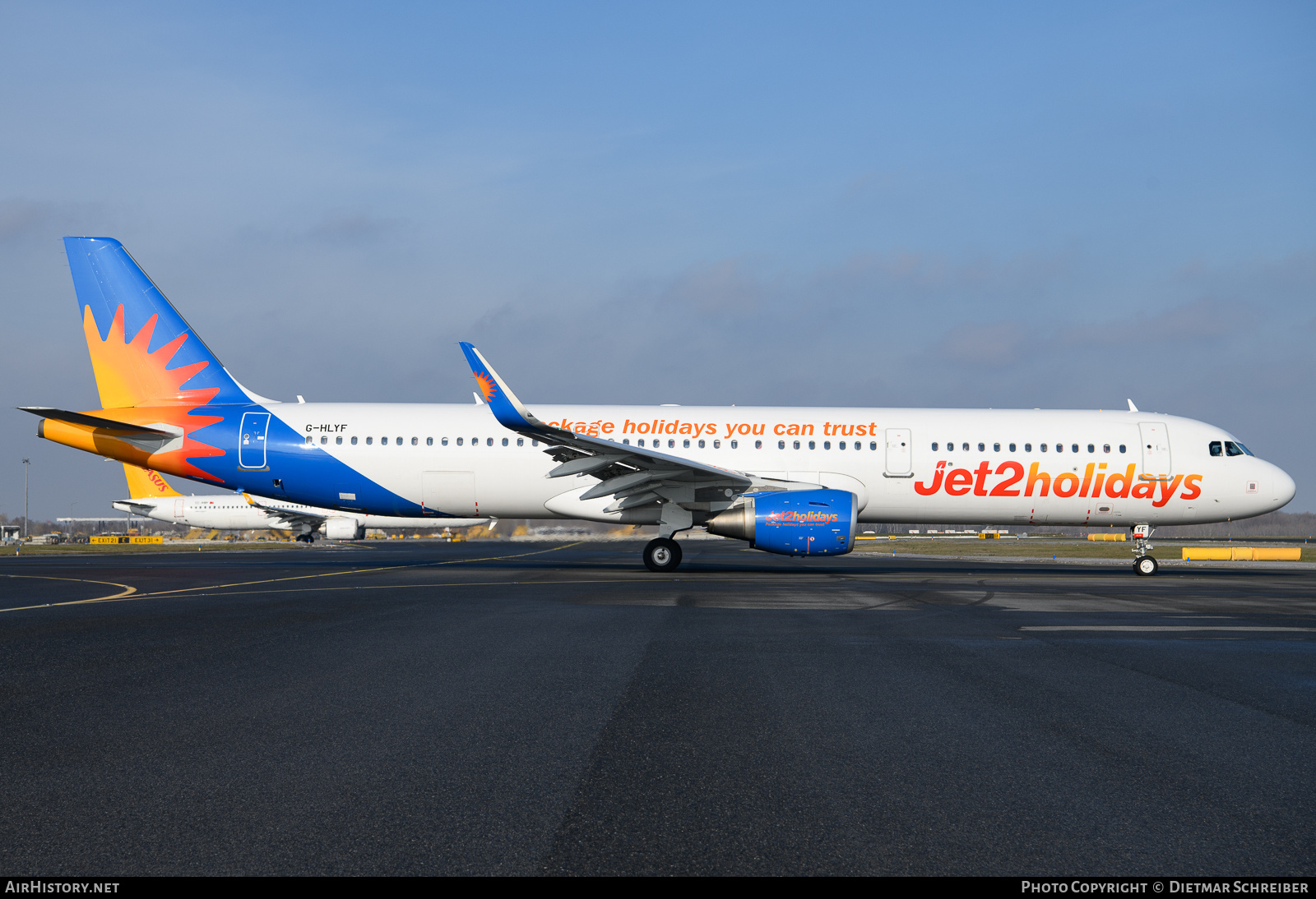 Aircraft Photo of G-HLYF | Airbus A321-211 | Jet2 Holidays | AirHistory.net #628391