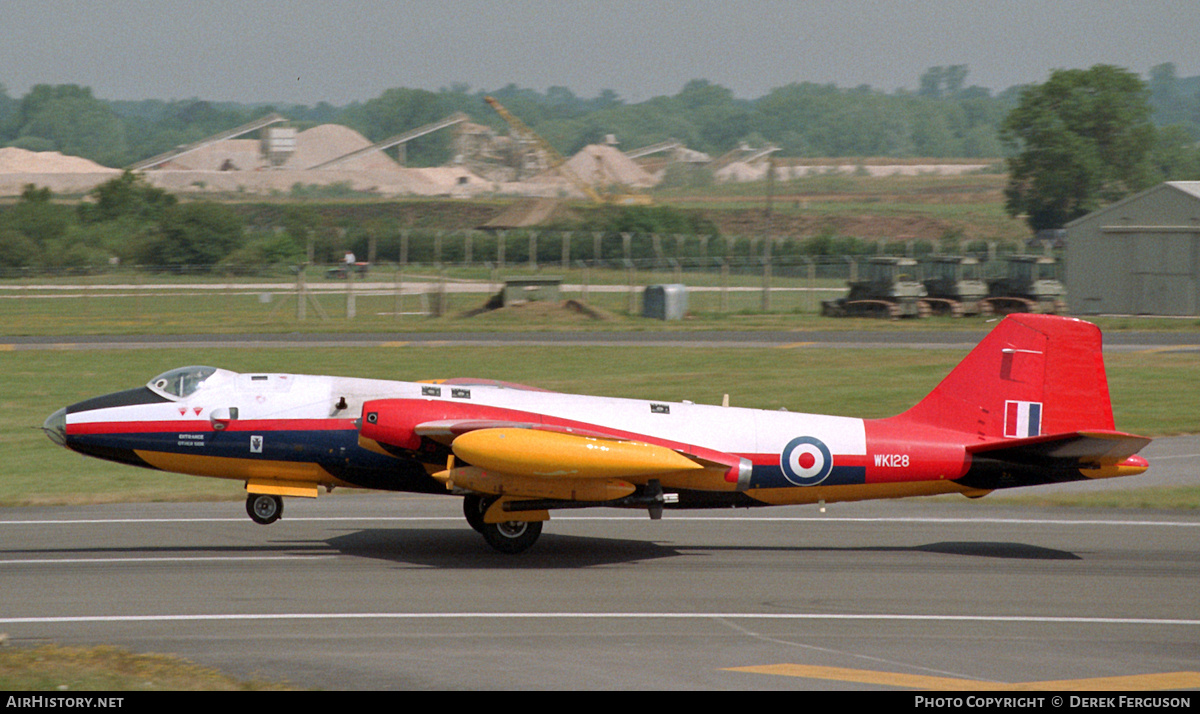 Aircraft Photo of WK128 | English Electric Canberra B(TT)2 | UK - Air Force | AirHistory.net #628455