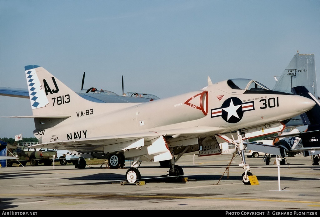 Aircraft Photo of 137813 | Douglas A-4A Skyhawk (A4D-1) | USA - Navy | AirHistory.net #628509