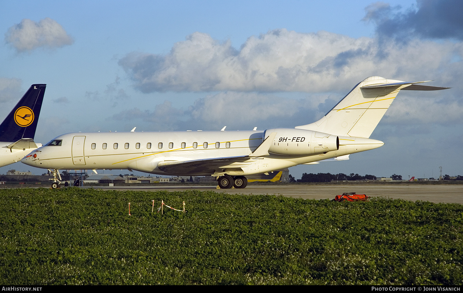 Aircraft Photo of 9H-FED | Bombardier Global Express XRS (BD-700-1A10) | AirHistory.net #628537