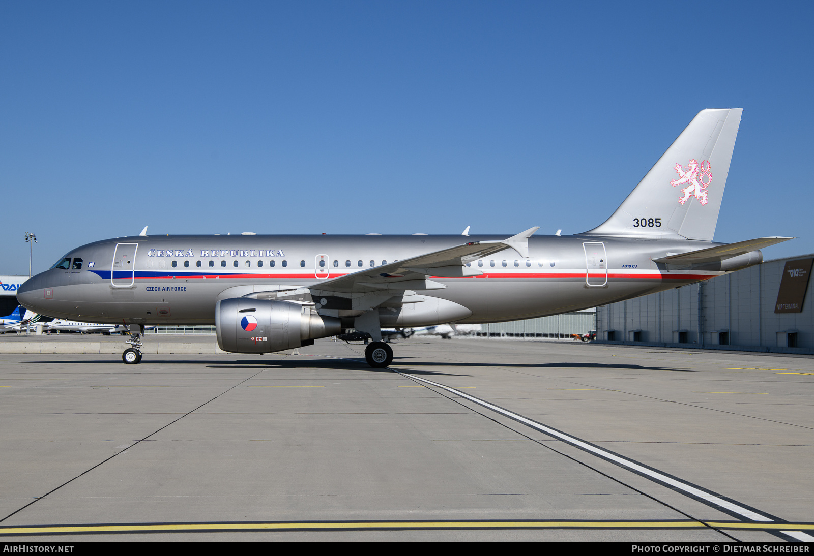 Aircraft Photo of 3085 | Airbus ACJ319 (A319-115/CJ) | Czechia - Air Force | AirHistory.net #628549