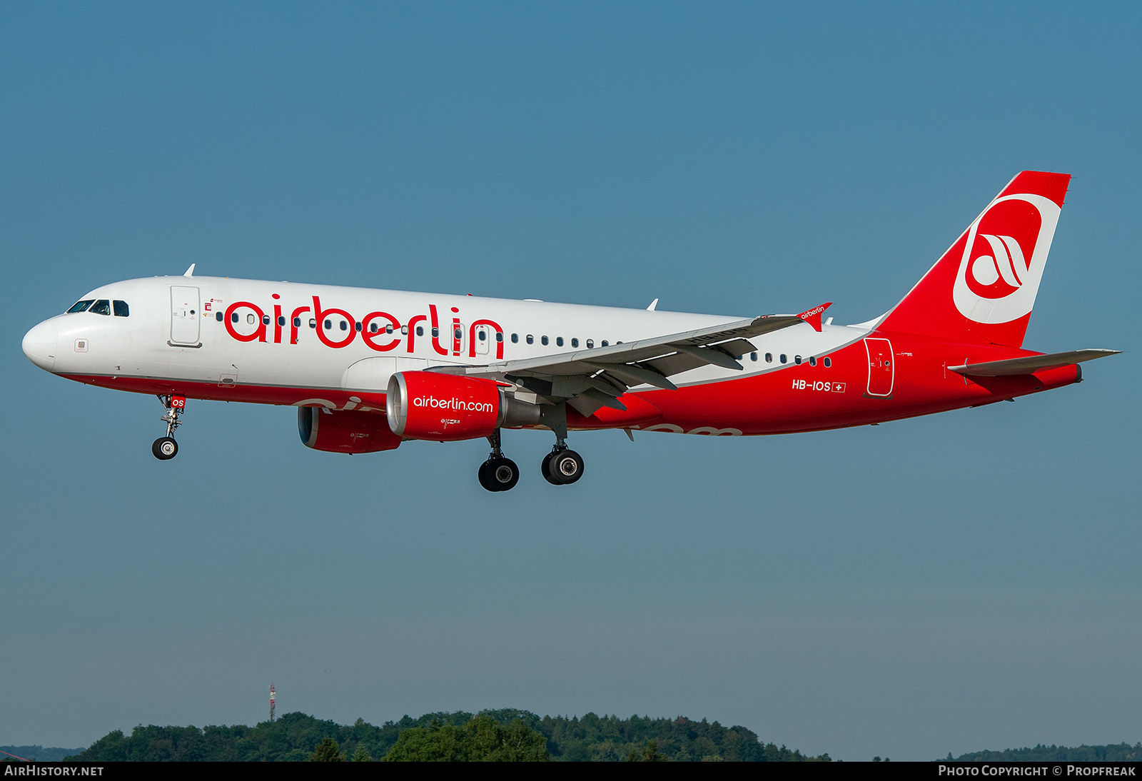 Aircraft Photo of HB-IOS | Airbus A320-214 | Air Berlin | AirHistory.net #628643