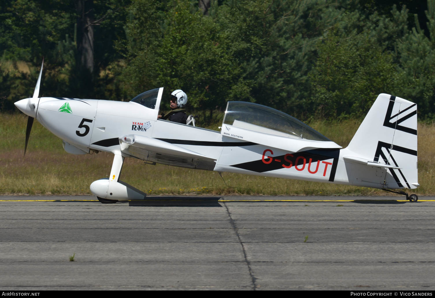 Aircraft Photo of G-SOUT | Van's RV-8 | Team Raven | AirHistory.net #628672