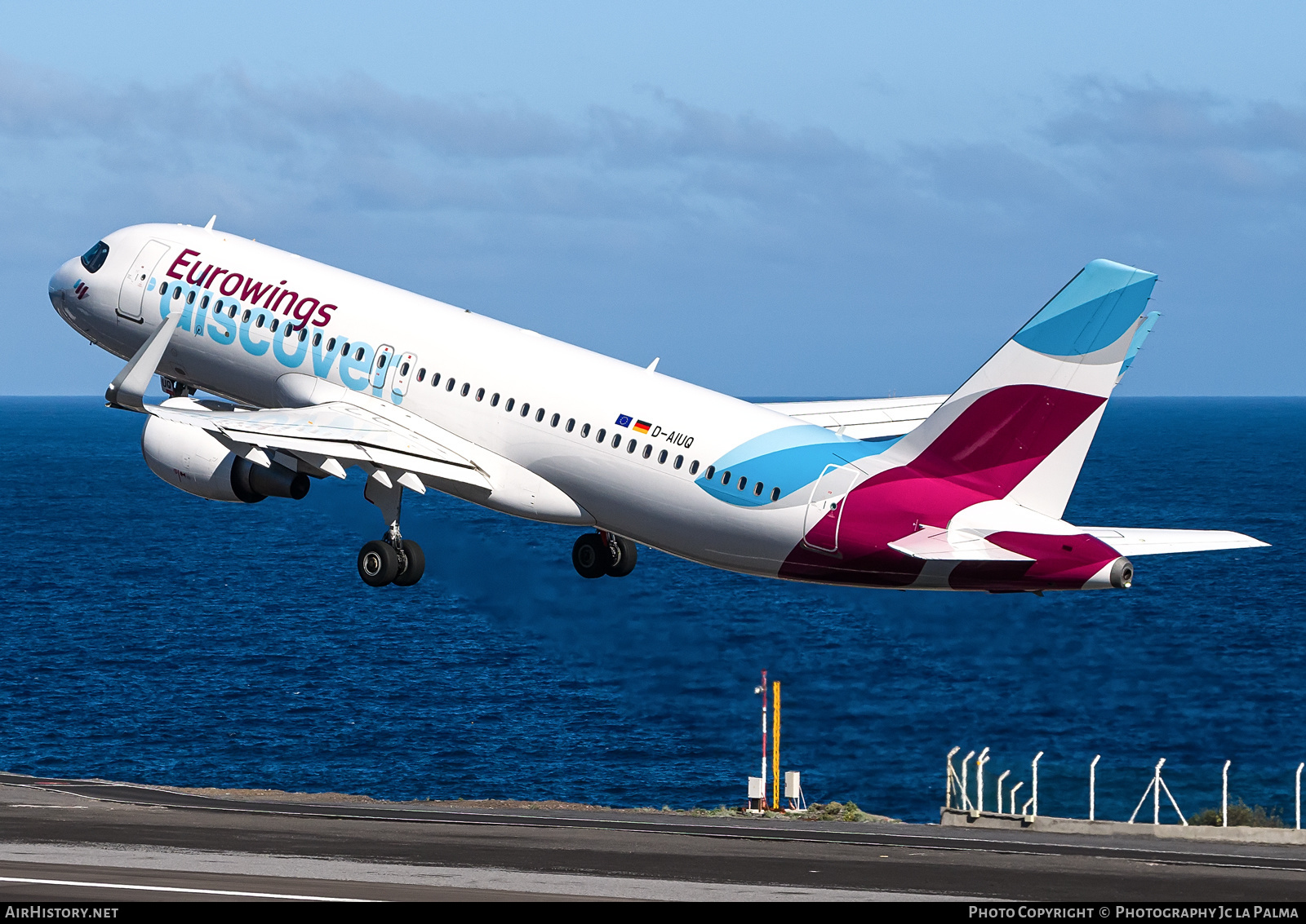 Aircraft Photo of D-AIUQ | Airbus A320-214 | Eurowings Discover | AirHistory.net #628717