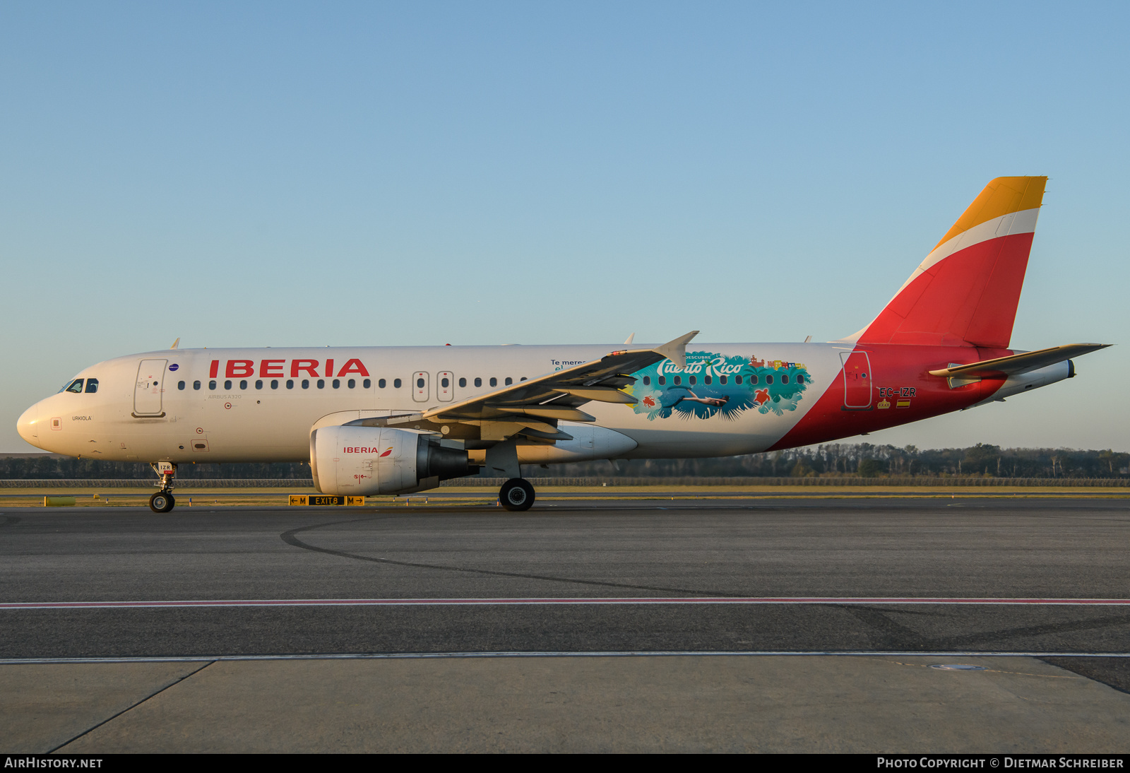 Aircraft Photo of EC-IZR | Airbus A320-214 | Iberia | AirHistory.net #628728