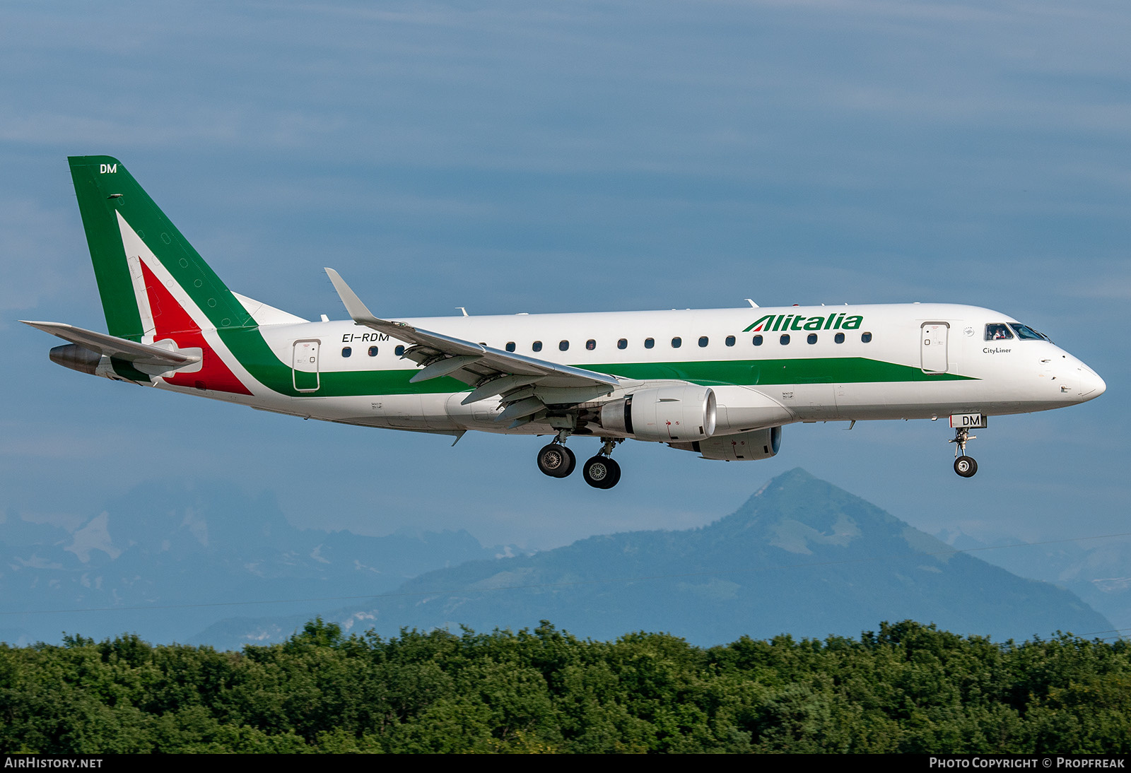 Aircraft Photo of EI-RDM | Embraer 175STD (ERJ-170-200STD) | Alitalia CityLiner | AirHistory.net #628741