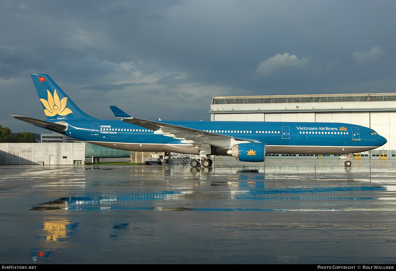 Aircraft Photo of N225LF | Airbus A330-322 | Vietnam Airlines | AirHistory.net #628809