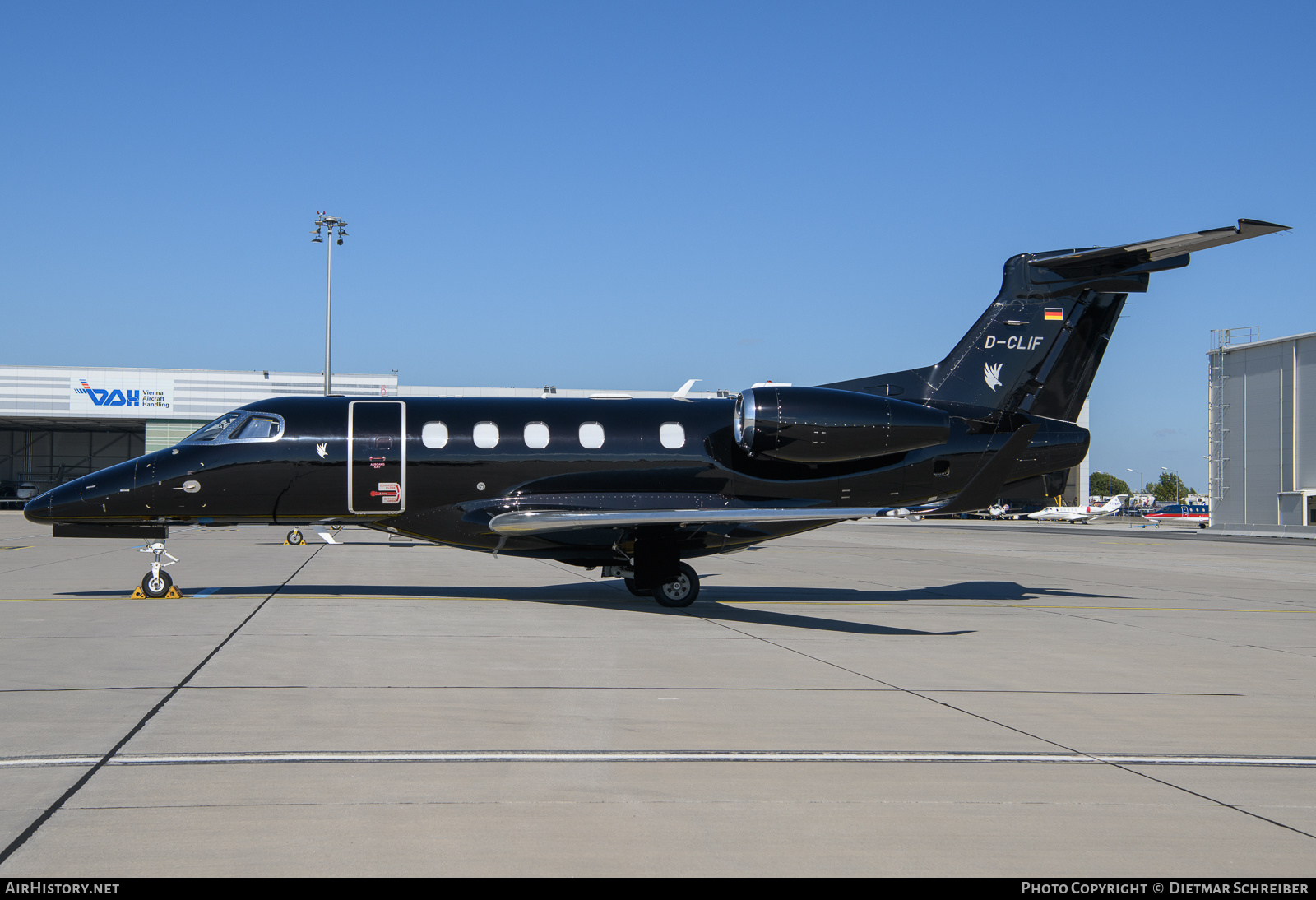 Aircraft Photo of D-CLIF | Embraer EMB-505 Phenom 300 | AirHistory.net #629009