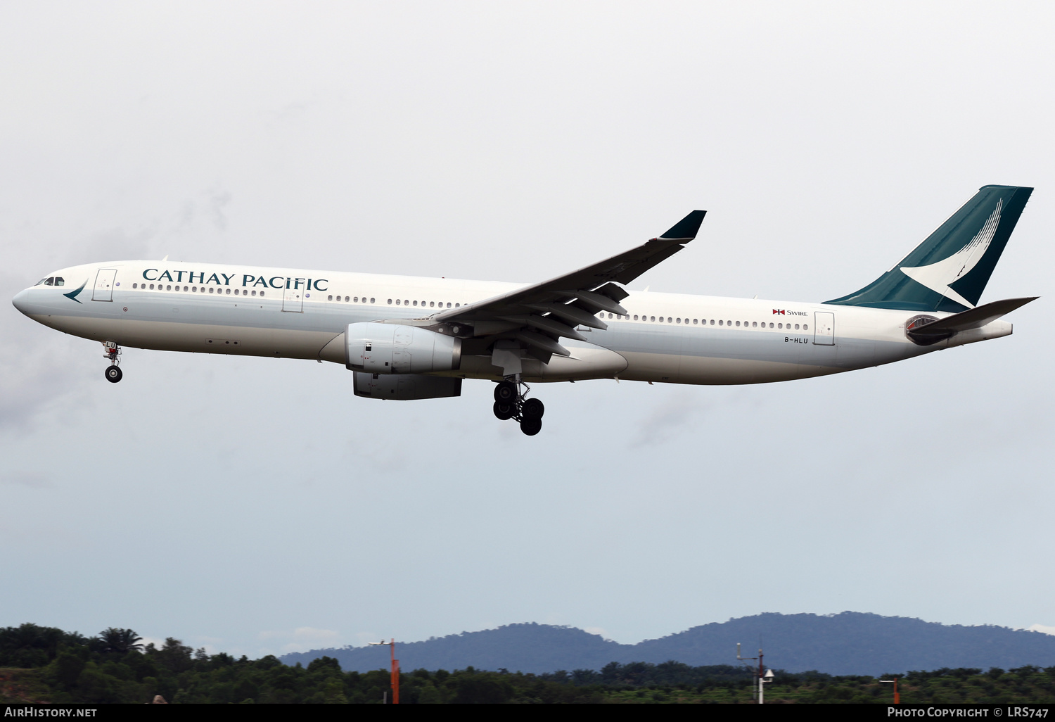Aircraft Photo of B-HLU | Airbus A330-343 | Cathay Pacific Airways | AirHistory.net #629010