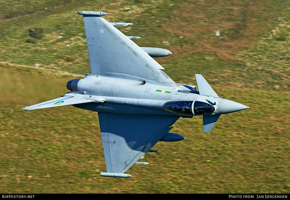 Aircraft Photo of ZJ925 | Eurofighter EF-2000 Typhoon F2 | UK - Air Force | AirHistory.net #629346