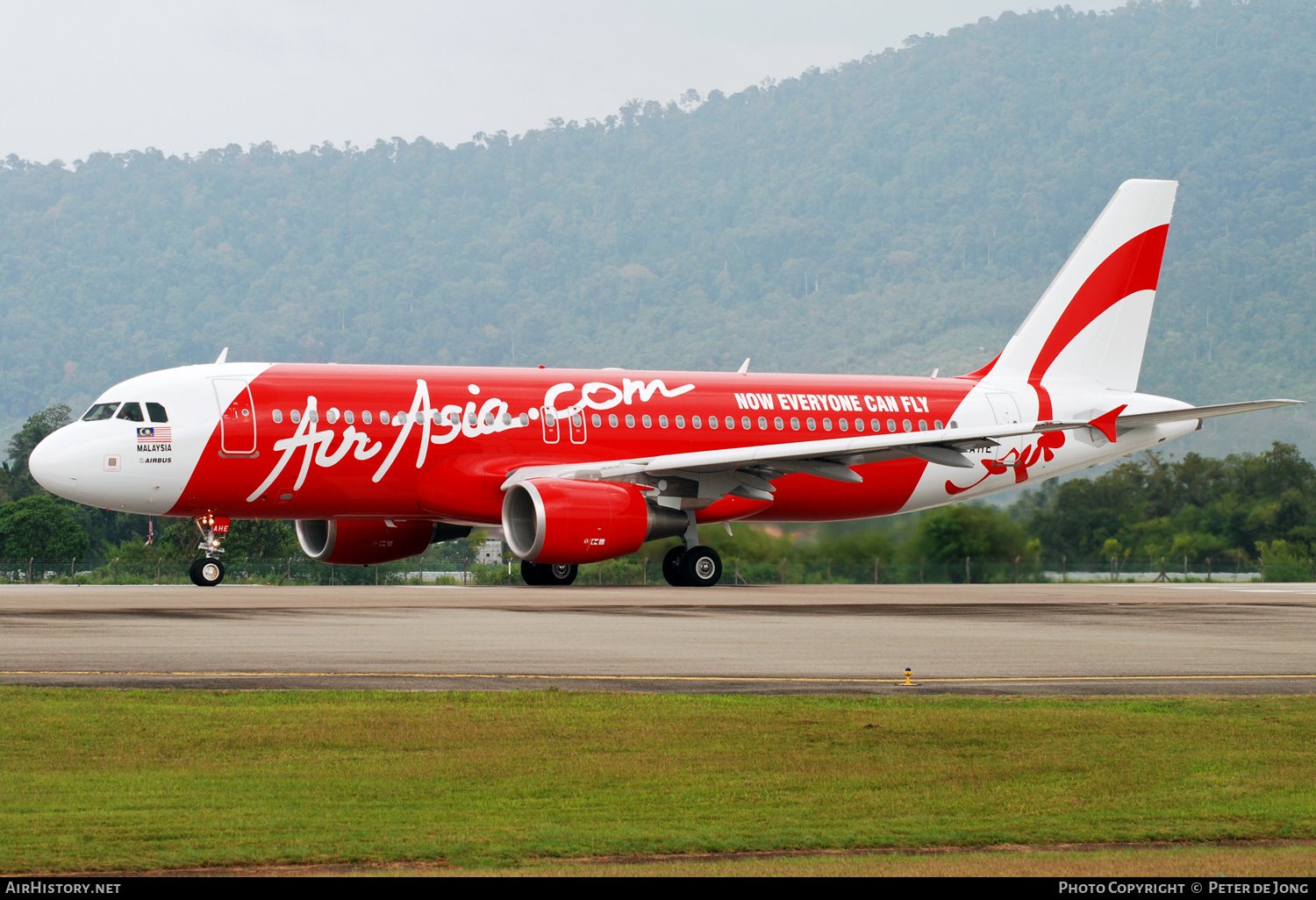 Aircraft Photo of 9M-AHE | Airbus A320-216 | AirAsia | AirHistory.net #629388