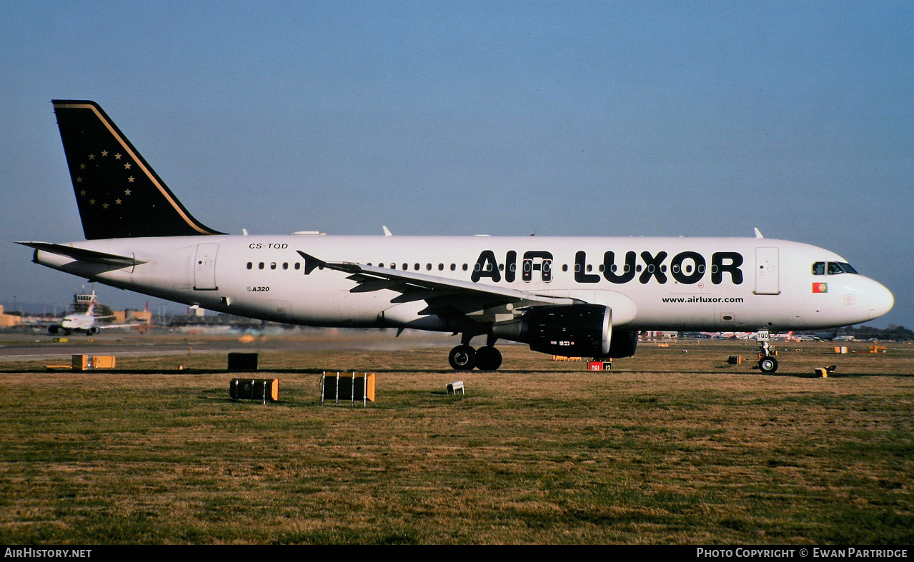 Aircraft Photo of CS-TQD | Airbus A320-214 | Air Luxor | AirHistory.net #629451