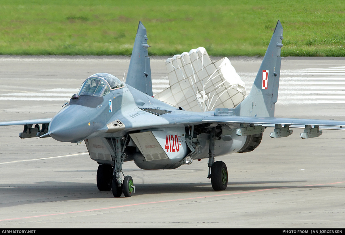 Aircraft Photo of 4120 | Mikoyan-Gurevich MiG-29G (9-12) | Poland - Air Force | AirHistory.net #629467