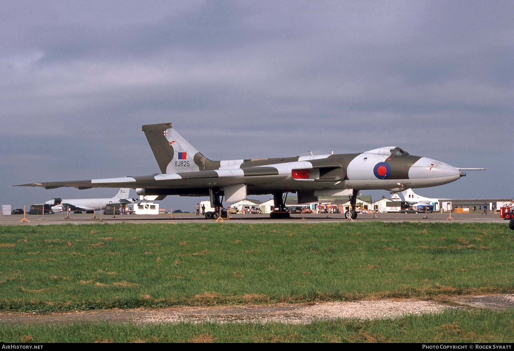 Aircraft Photo of XJ825 | Avro 698 Vulcan K.2 | UK - Air Force | AirHistory.net #629510