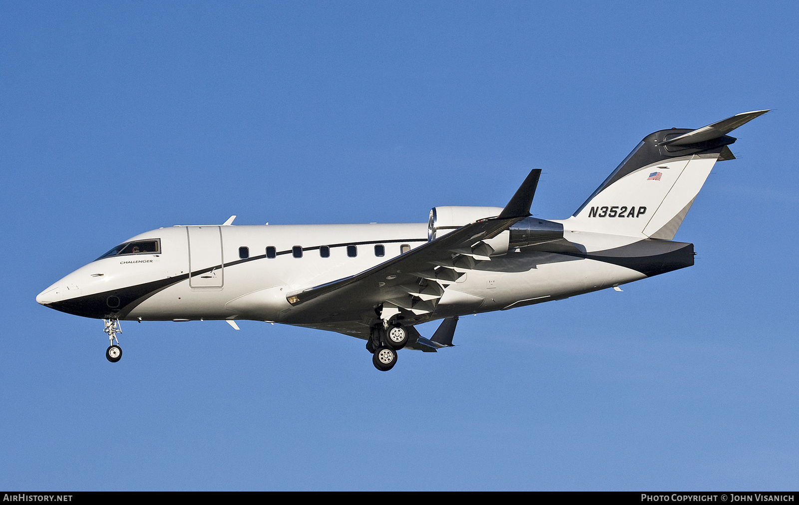 Aircraft Photo of N352AP | Bombardier Challenger 604 (CL-600-2B16) | AirHistory.net #629523