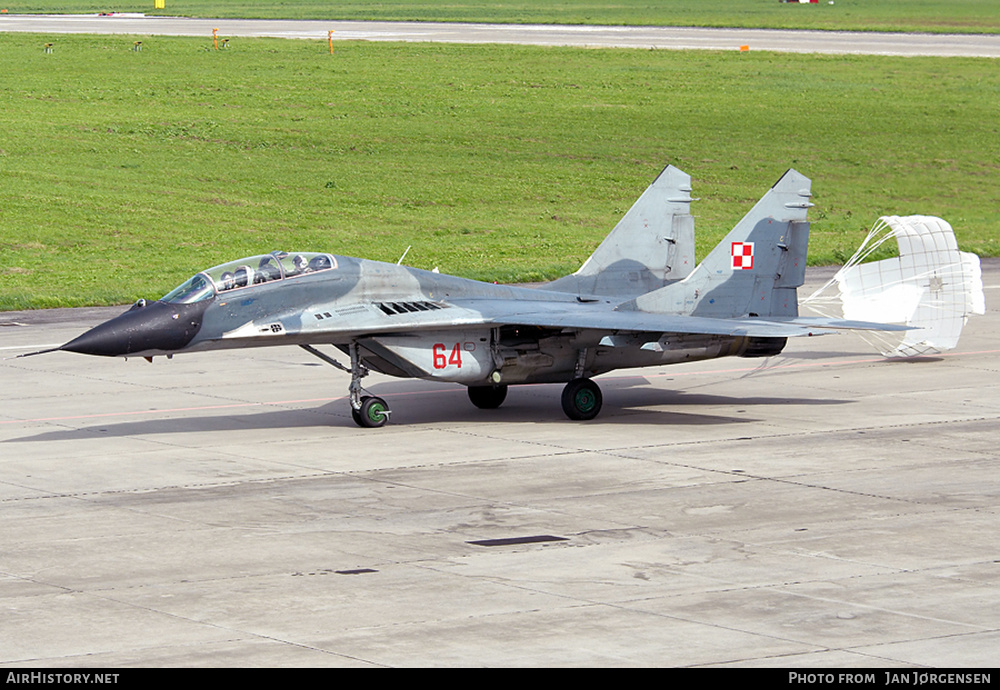 Aircraft Photo of 64 | Mikoyan-Gurevich MiG-29UB (9-51) | Poland - Air Force | AirHistory.net #629602