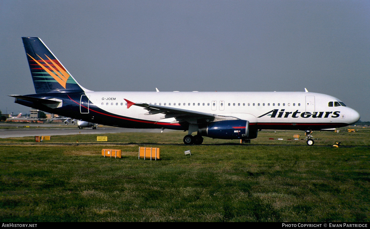 Aircraft Photo of G-JOEM | Airbus A320-231 | Airtours International | AirHistory.net #629758